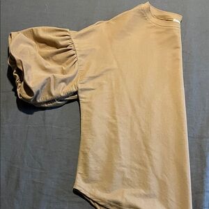 Miou Muse boutique top tan color pouf sleeves 
Size small